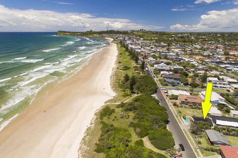 Barefoot - Accommodation Mermaid Beach 0