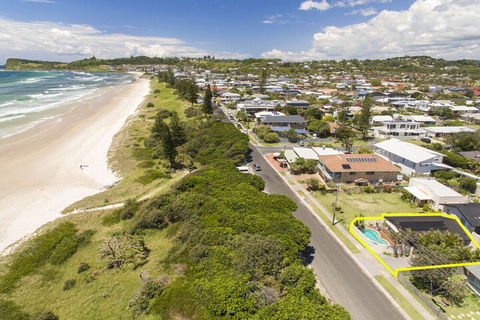 Barefoot - Accommodation Mermaid Beach 6