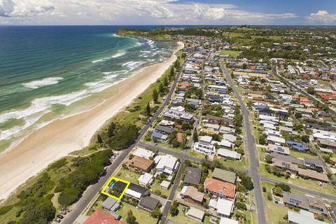 Barefoot - Accommodation Mermaid Beach 3