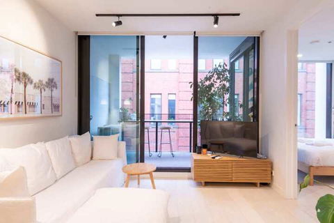 Trendy 1 Bedroom Apartment In The Heart Of Collingwood - Accommodation Mermaid Beach 2