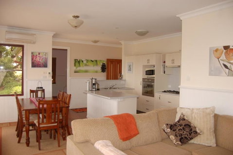 Ravensbourne Escape Quingilli - Accommodation Mermaid Beach 4