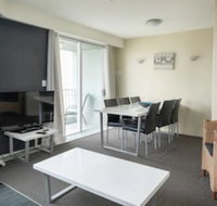 Comfortable 2 Bedroom Apartment With River Views - Accommodation Mermaid Beach