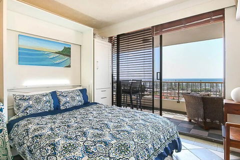 Spacious 2 Bedroom Apartment With Panoramic Views - Accommodation Mermaid Beach 4