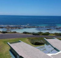 Boathouse nearly in the water  wonderful views - Accommodation Mermaid Beach