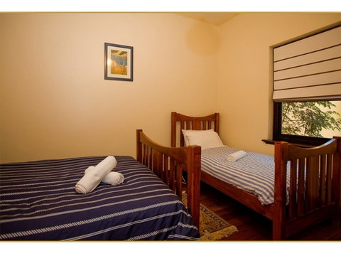 Fairholme Apartment - Accommodation Mermaid Beach 6
