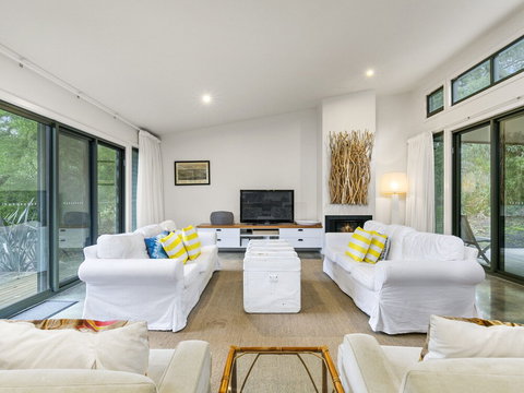 Hidden Escape Free Wifi & Foxtel Surfside PET Friendly - Accommodation Mermaid Beach 3