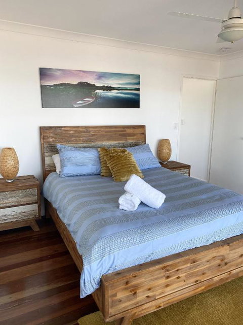 Happy Tides Beachfront Holiday Home - Accommodation Mermaid Beach 6