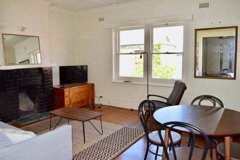 Art Deco Apt In Sunny Elwood Minutes To St. Kilda - Accommodation Mermaid Beach 3
