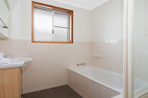 Sea Whisper - Accommodation Mermaid Beach 1
