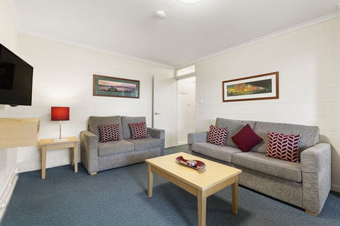 Regent Park - Accommodation Mermaid Beach 3