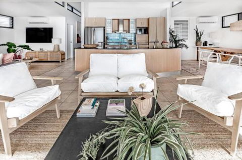 Beachside Lennox - Accommodation Mermaid Beach 2