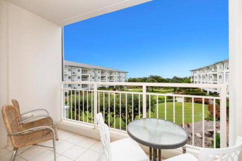 RESORT On The BEACH 5215 OCEAN GLIMPSES - Accommodation Mermaid Beach 0