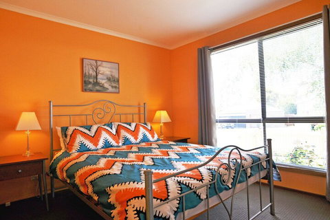 Alwyns By THE SEA PET Friendly - Accommodation Mermaid Beach 3