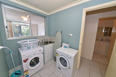 Comfy Home Near Airport & City 2280 - Accommodation Mermaid Beach 1