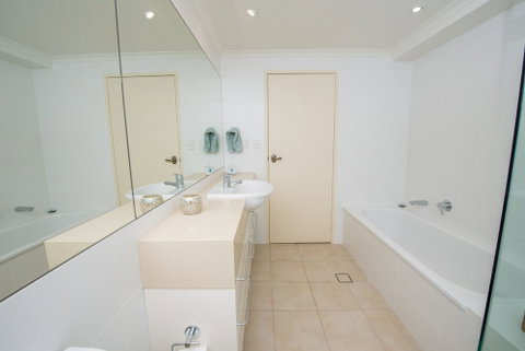 A Yachtsmans Rest Unit 4, 37 Victoria Parade - Accommodation Mermaid Beach 1