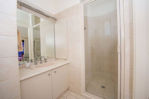 A Yachtsmans Rest Unit 4, 37 Victoria Parade - Accommodation Mermaid Beach 0