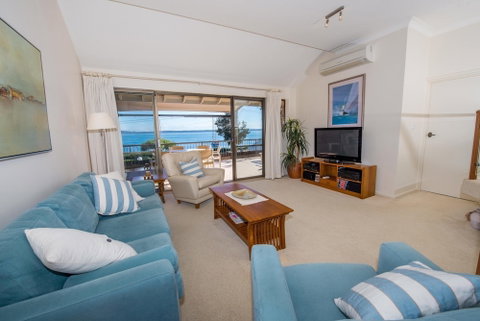 A Yachtsmans Rest Unit 4, 37 Victoria Parade - Accommodation Mermaid Beach 3