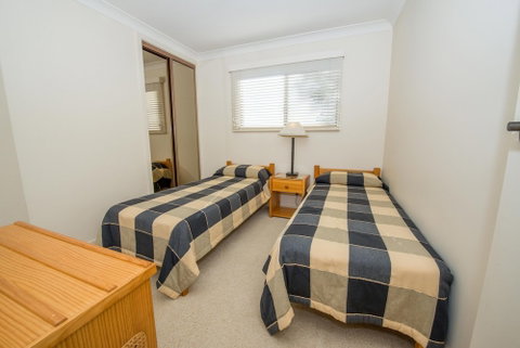 A Yachtsmans Rest Unit 4, 37 Victoria Parade - Accommodation Mermaid Beach 4