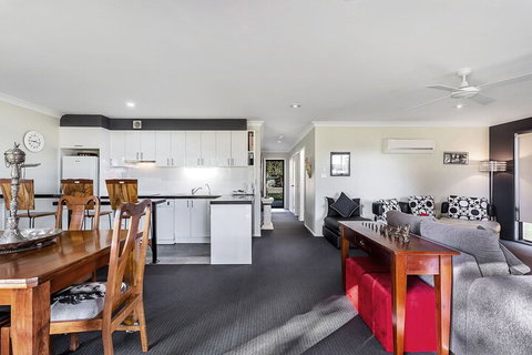 Horizons Escape Villa 136 - Accommodation Mermaid Beach 5