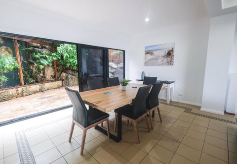 Absolute Airlie Central Airlie Beach - Accommodation Mermaid Beach 5