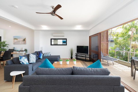 Absolute Airlie Central Airlie Beach - Accommodation Mermaid Beach 1