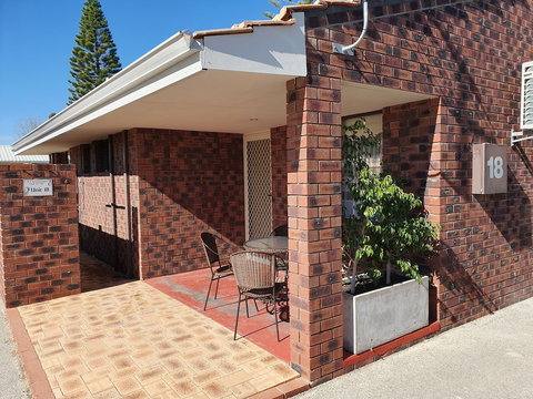 Ocean Beach Chalet 18 - Accommodation Mermaid Beach 1