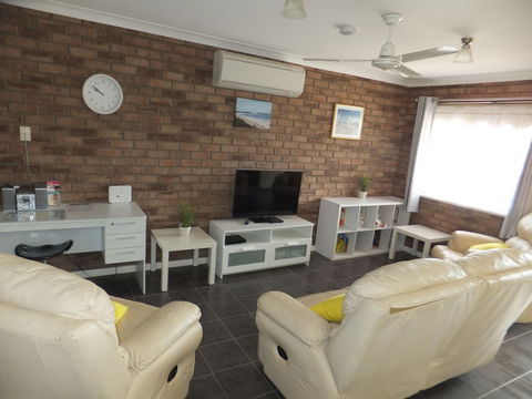 Ocean Beach Chalet 18 - Accommodation Mermaid Beach 3