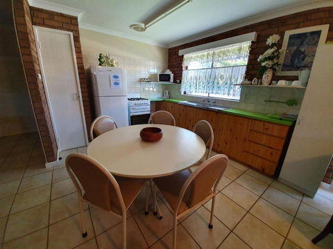 Ocean Beach Chalet 15 - Accommodation Mermaid Beach 5