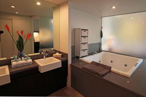 132 SEA TEMPLE LUXURY DIRECT STUDIO - Accommodation Mermaid Beach 1