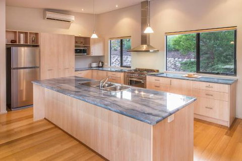 Caves Retreat - Accommodation Mermaid Beach 4