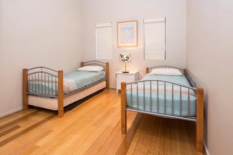 Caves Retreat - Accommodation Mermaid Beach 6