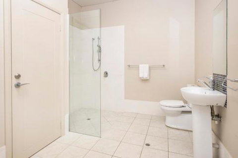 Caves Retreat - Accommodation Mermaid Beach 1