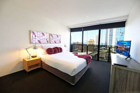 Circle On Cavill Q Stay - Accommodation Mermaid Beach 7