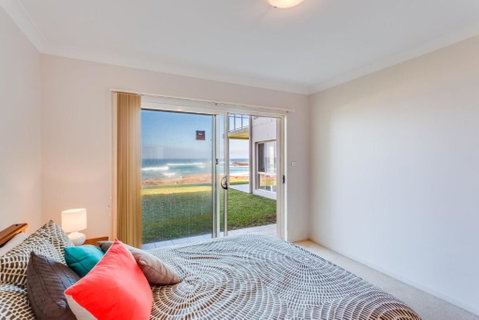 Hear The Waves At Anna Bay! - Accommodation Mermaid Beach 2