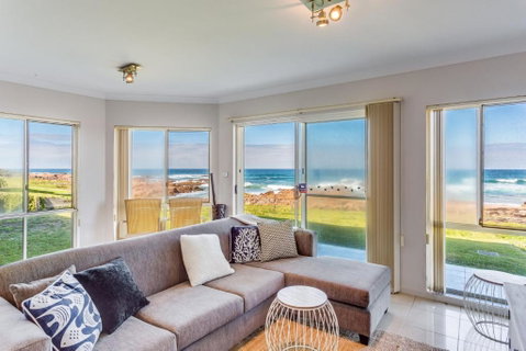Hear The Waves At Anna Bay! - Accommodation Mermaid Beach 3