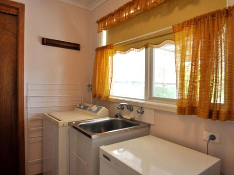 RETRO RETREAT INLET SIDE - Accommodation Mermaid Beach 4