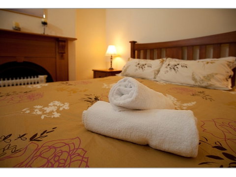 Fairholme Townhouse - Accommodation Mermaid Beach 5