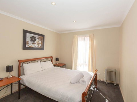 Acacia 5 / 2 Kirwan Close - Accommodation Mermaid Beach 2