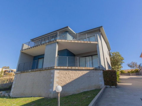 Eclipse 13 / 10 Nettin Circuit - Accommodation Mermaid Beach 4