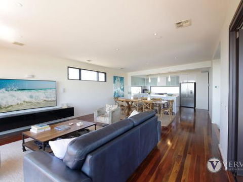 Seaview Stunning Bay Views! - Accommodation Mermaid Beach 5