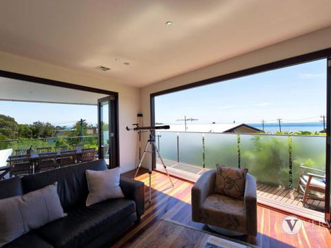 Seaview Stunning Bay Views! - Accommodation Mermaid Beach 2