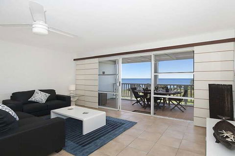 Quarterdeck 23 - Accommodation Mermaid Beach 1