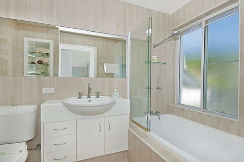 Quarterdeck 23 - Accommodation Mermaid Beach 2