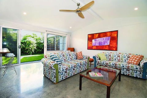 Bettys - Accommodation Mermaid Beach 3