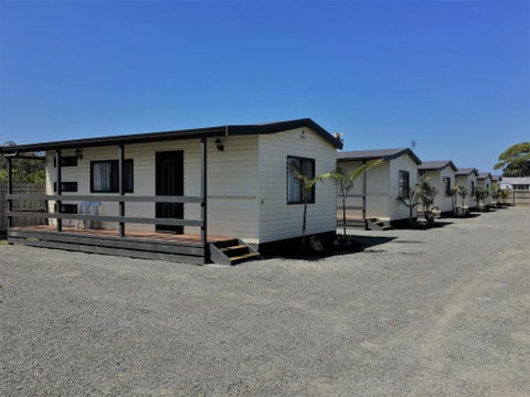 Lakes Main Holiday Park - Accommodation Mermaid Beach 1