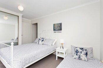 Sundowner Apartment 5 - Accommodation Mermaid Beach 4