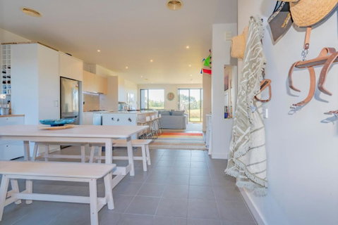 Shore To Relax Family Or Corporate Bookings Only - Accommodation Mermaid Beach 6