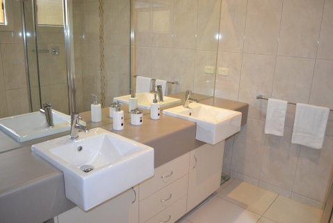 Cypress Drive Townhouse - Accommodation Mermaid Beach 6