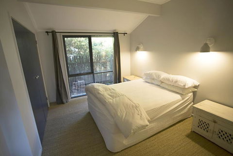 LOCKINGTON - Accommodation Mermaid Beach 4