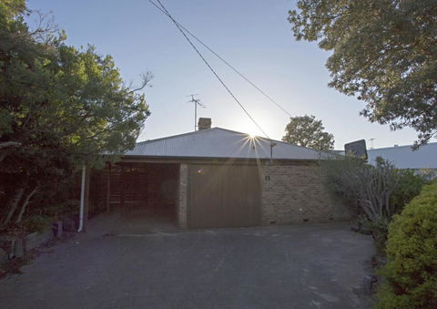 LOCKINGTON - Accommodation Mermaid Beach 2